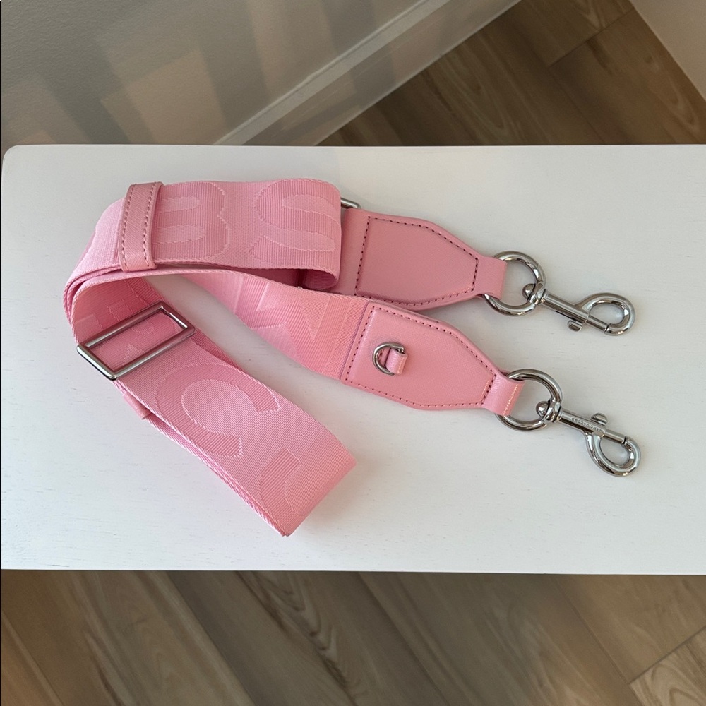 EUC Marc Jacobs The Solid Snapshot, Ribbon Pink - Picture 11 of 11